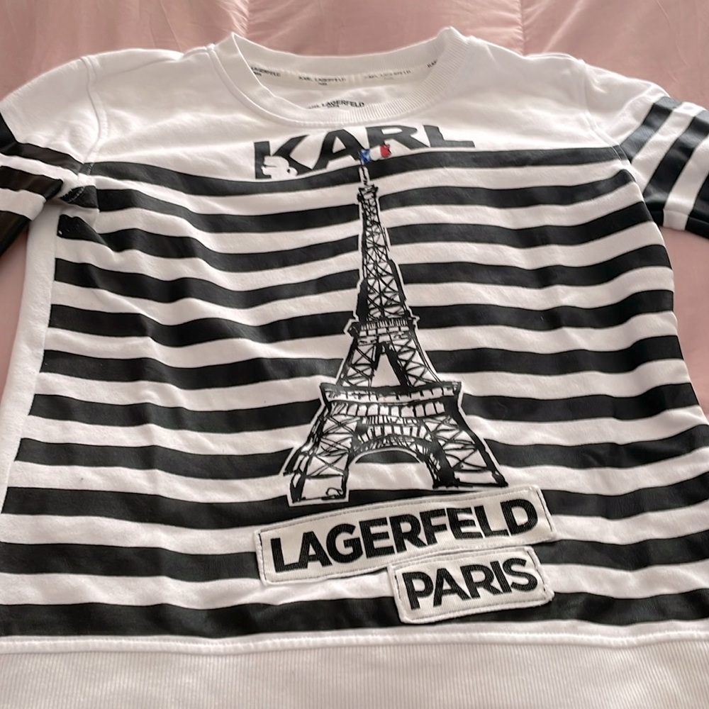 Karl Lagerfeld sweatshirt xs, blk and white. Great condition worn twice.